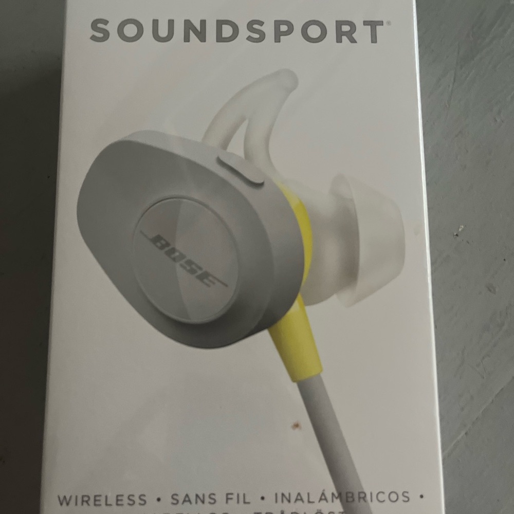 Bose earphones, New in the box!! Makes for a great gift!